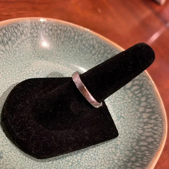 Sterling Silver 925 Ladies Banded Silver Swirl Ring Size 6.5 - Picture 8 of 8